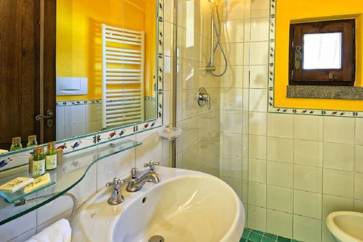 Room 15 of 40
