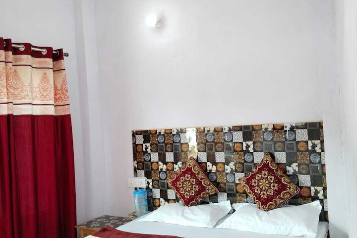 Room 17 of 39