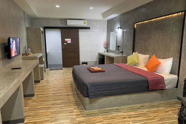Room 40 of 95
