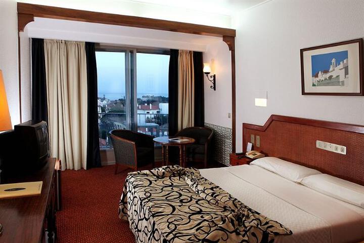 Room 2 of 9