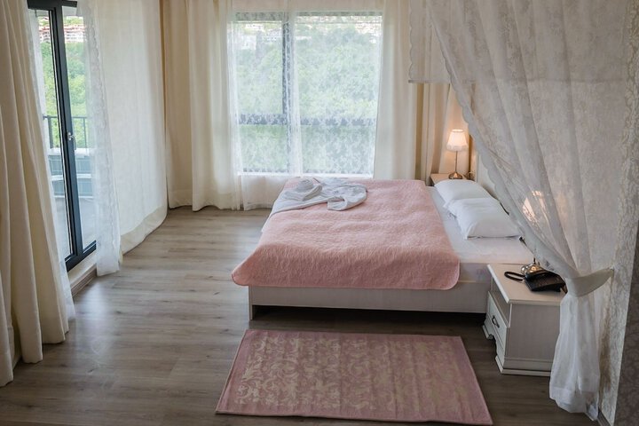 Room 16 of 72