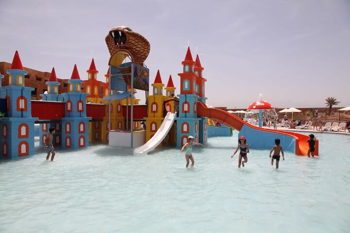 Pools & Facilities