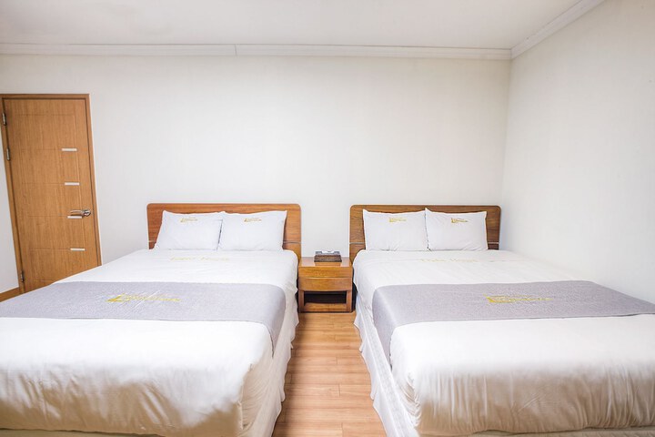 Room 26 of 47