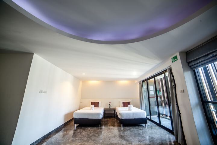 Room 5 of 39