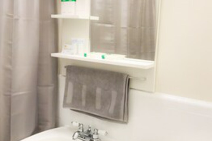 Room 6 of 34