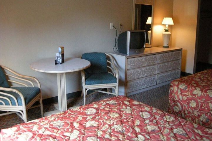 Room 9 of 25