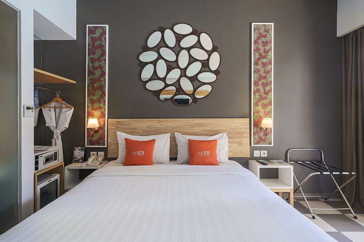 Room 10 of 75