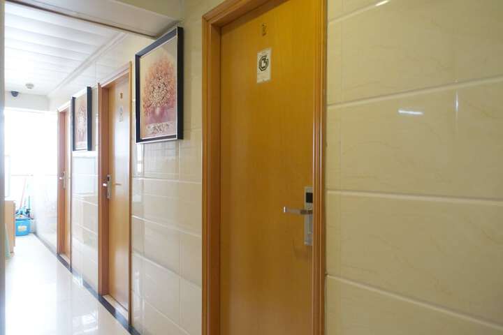 Ballroom/Hall 30 of 34
