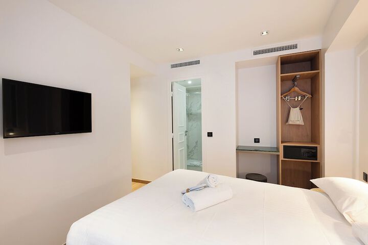 Room 4 of 35