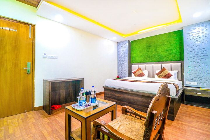 Room 15 of 28