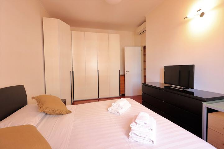 Room 4 of 35