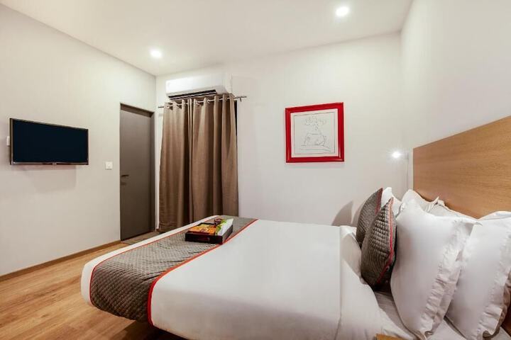 Room 8 of 25