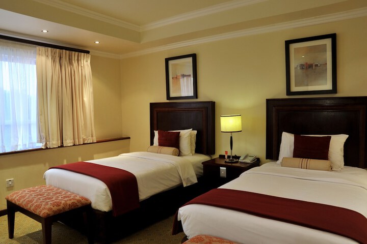 Room 4 of 34
