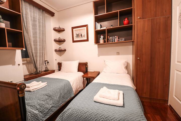 Room 5 of 18