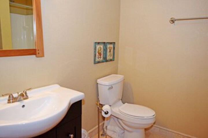 Room 3 of 28