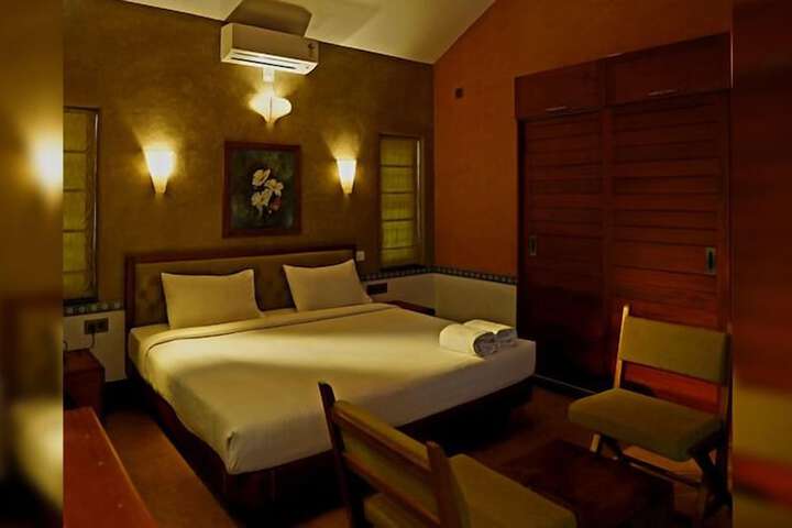 Room 5 of 19