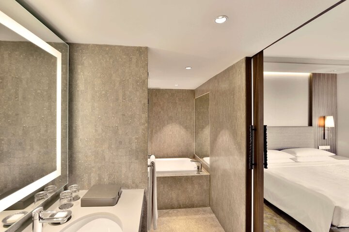 Room 41 of 119