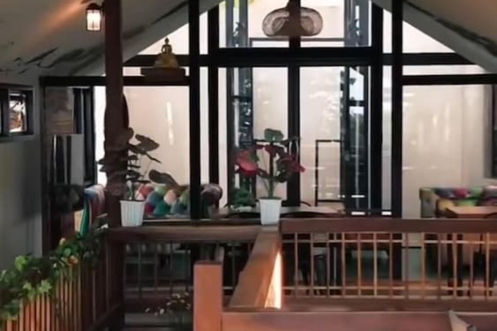 Dining 62 of 94