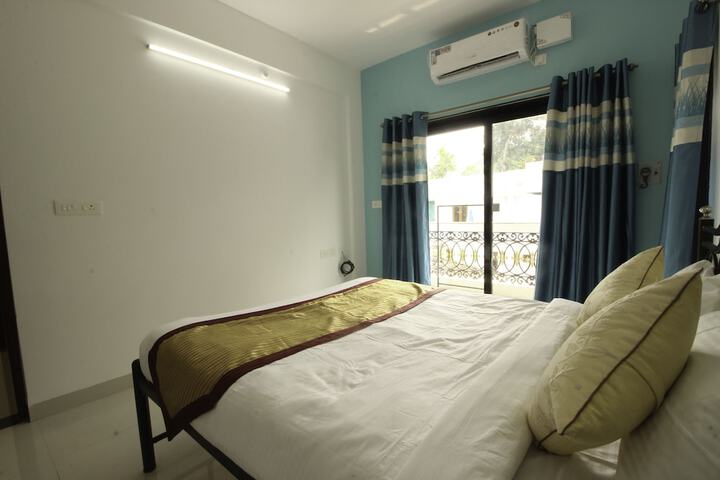 Room 13 of 22
