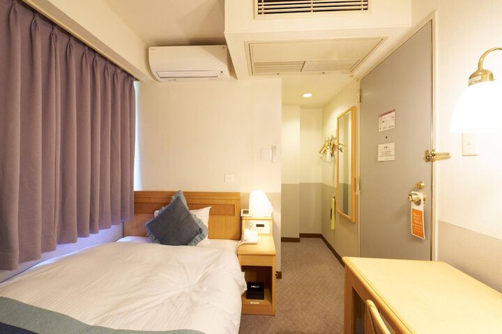 Room 38 of 74