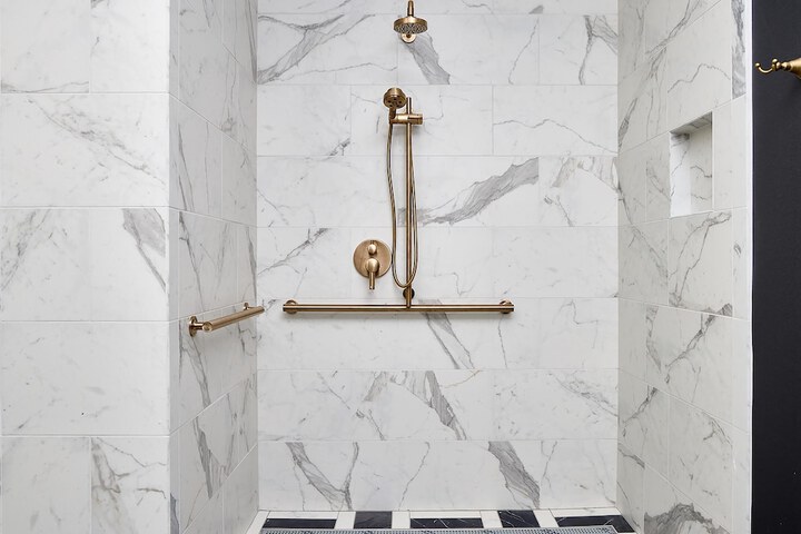 Bathroom shower