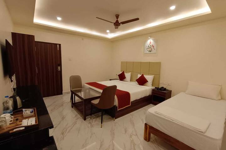 Room 13 of 26