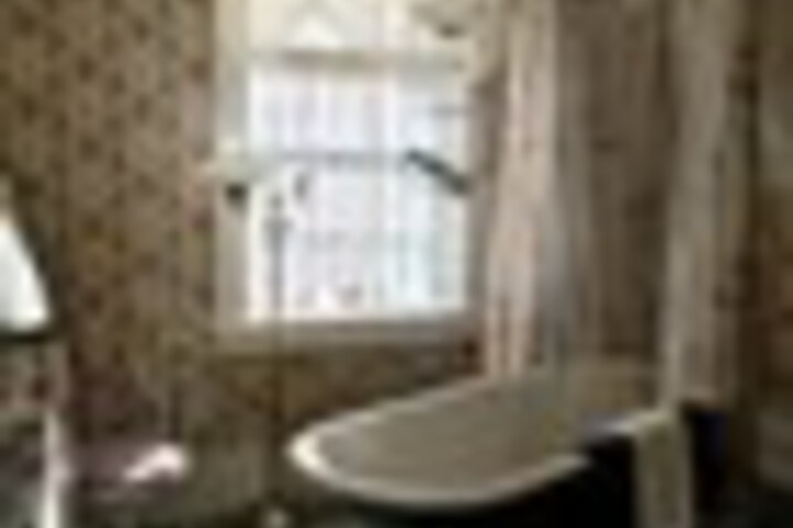 Room 44 of 123
