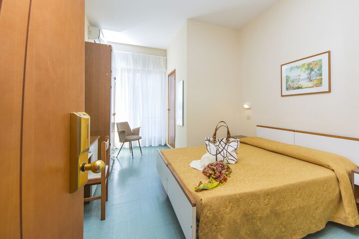 Room 7 of 39