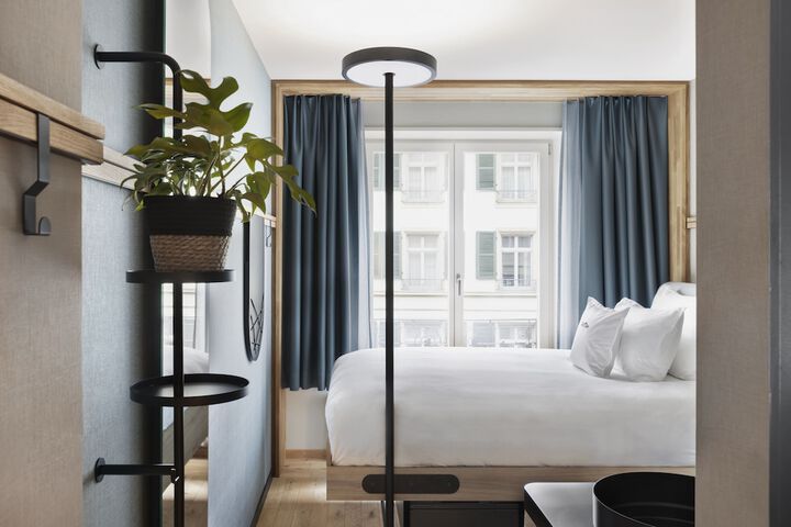 Room 48 of 72