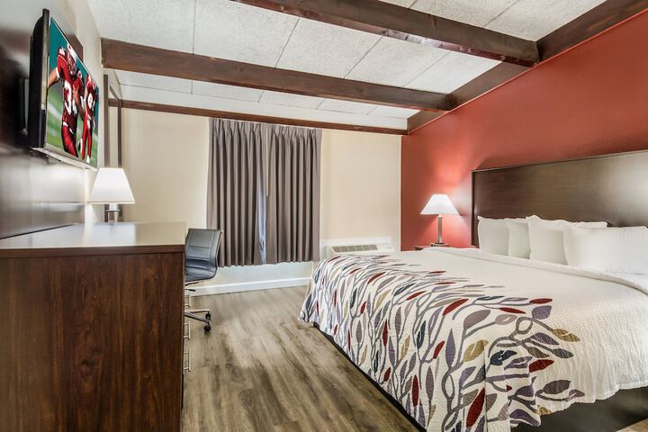 Superior King with Shower Only (9 of 11)