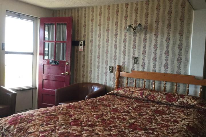 Room 9 of 21