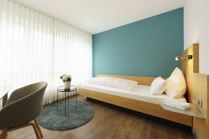 Room 12 of 50