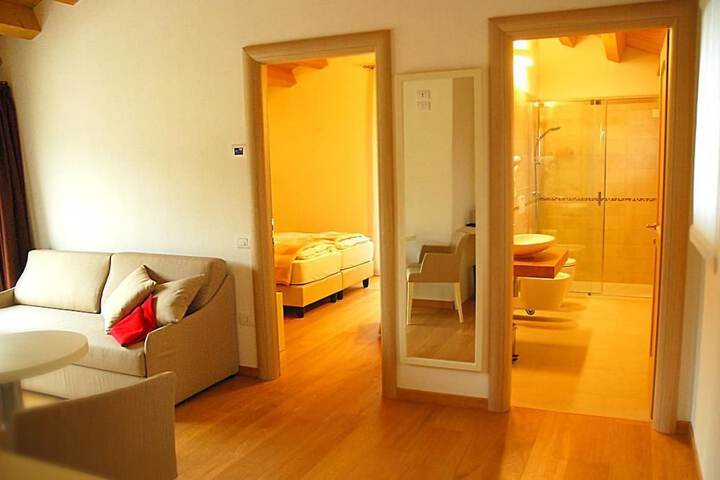 Room 2 of 52