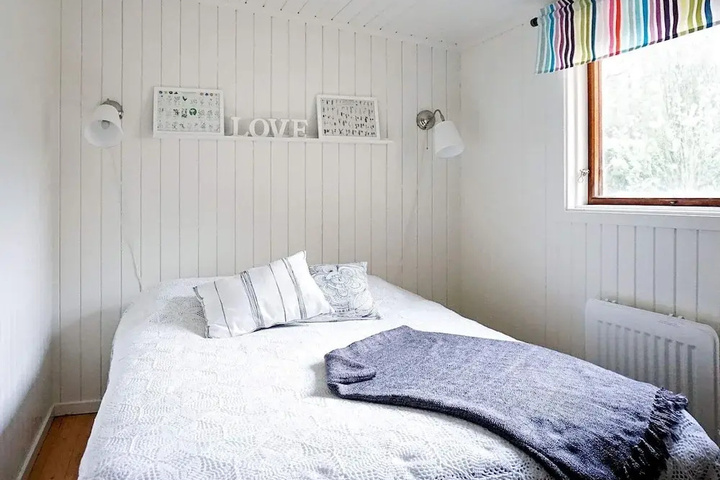 Room 4 of 13