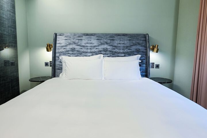 Room 50 of 141