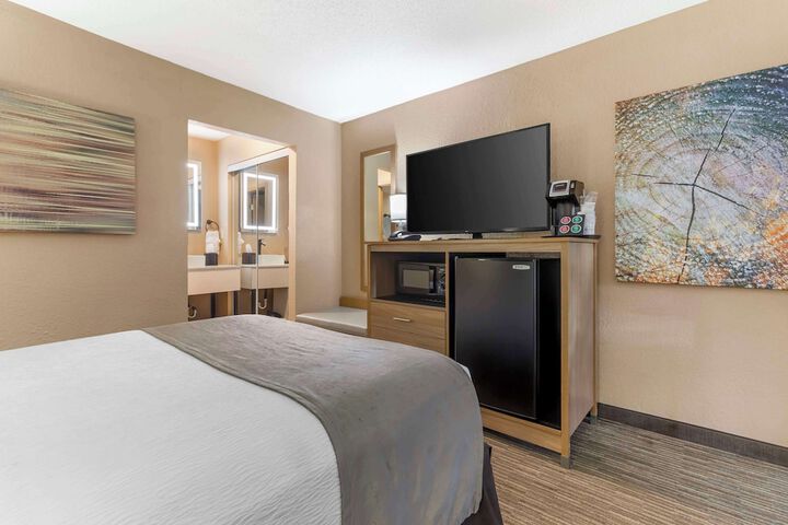 Room 21 of 42