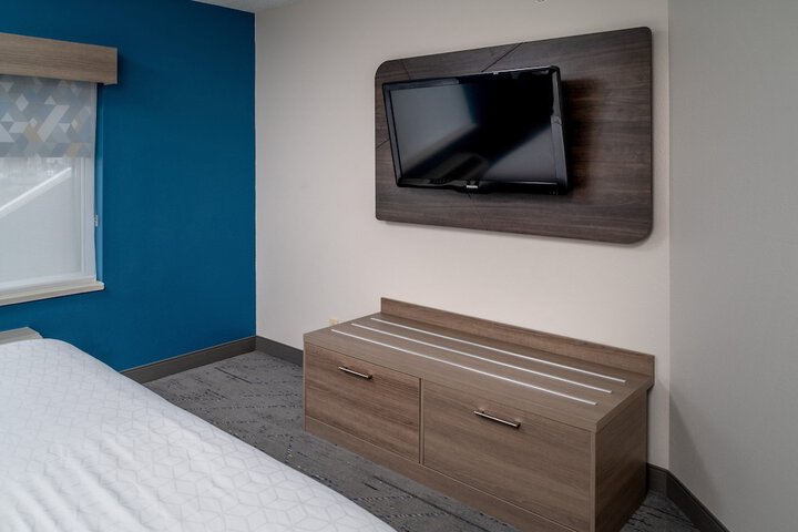 1 King Suite (2 of 12)
