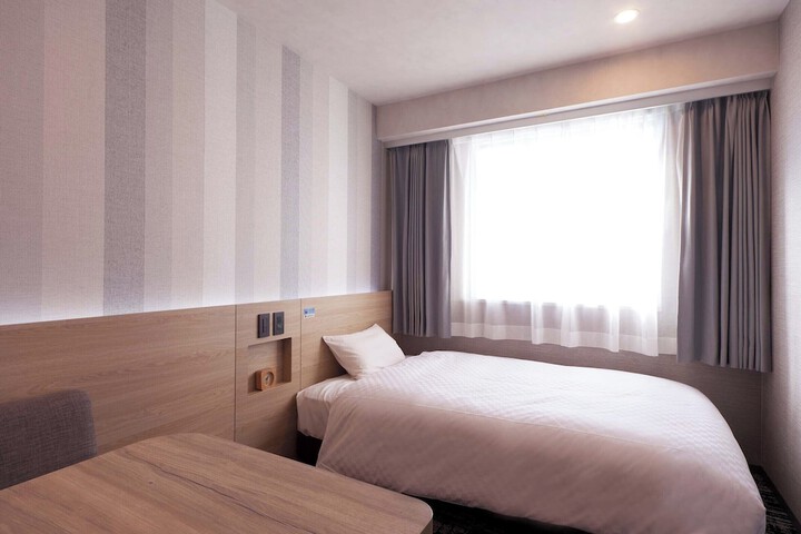 Room 12 of 39