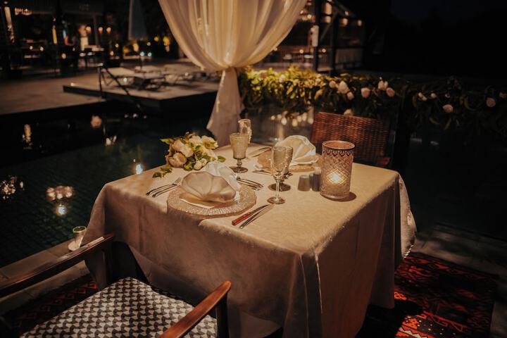 Dining 80 of 99