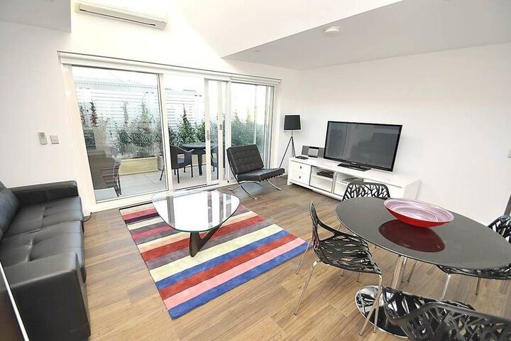 Room 3 of 8