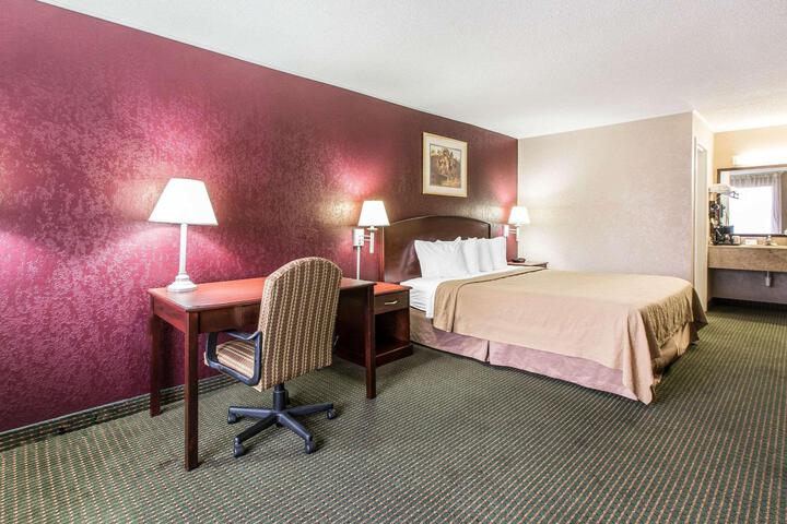 1 King Bed (3 of 15)