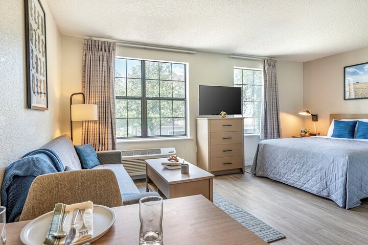 Room 6 of 19