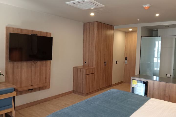 Room 19 of 123