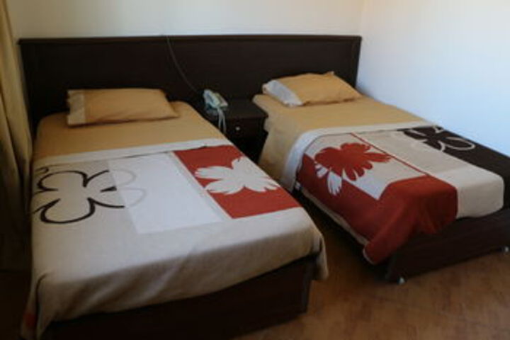 Room 4 of 17