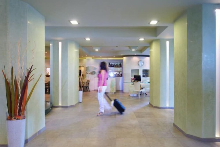 Guest Lobby