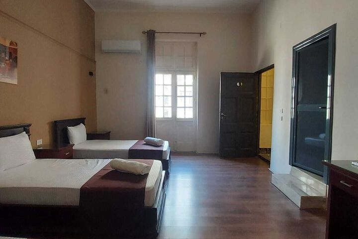 Room 33 of 63