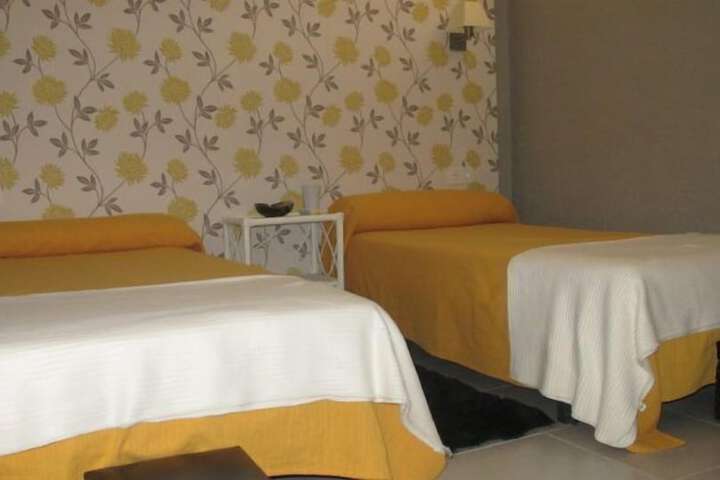 Room 6 of 12