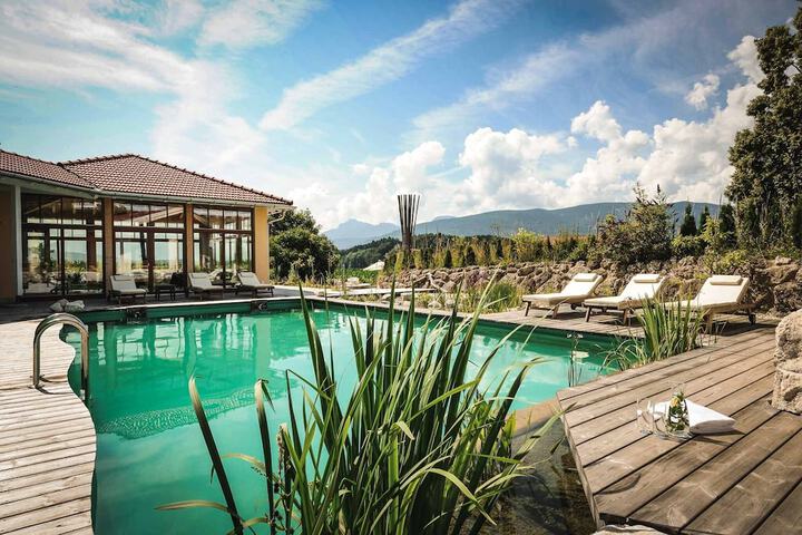 Hotel with Pool