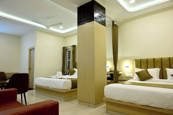 Room 11 of 32