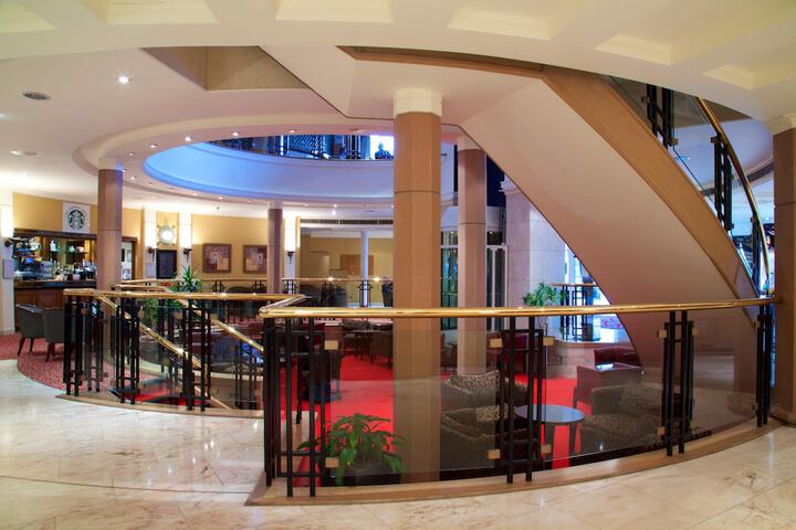 Entrance & Lobby